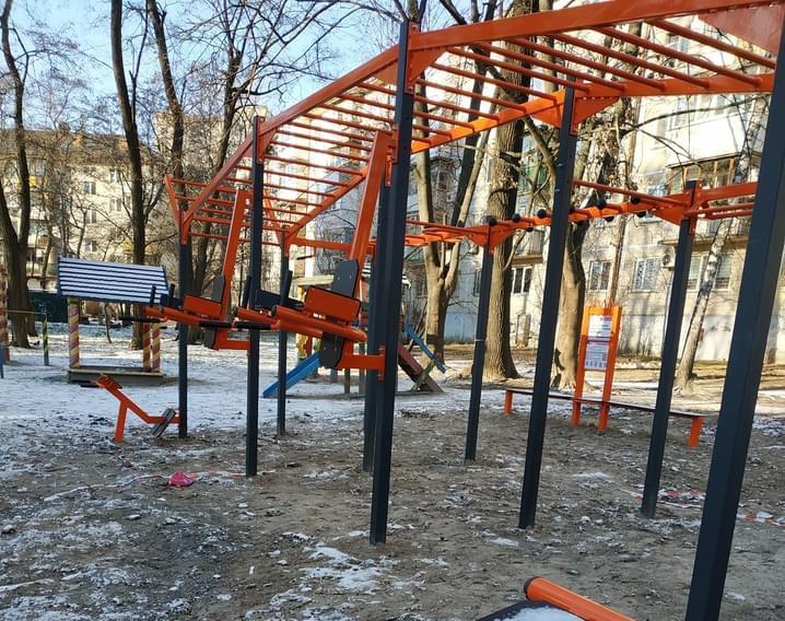 Стаття На Відрадному встановили спортивний майданчик для занять Street Workout Ранкове місто. Київ