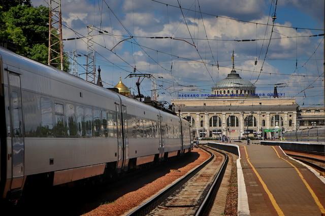 Стаття Залізниця повертає харчування у потяги «Інтерсіті» Ранкове місто. Київ