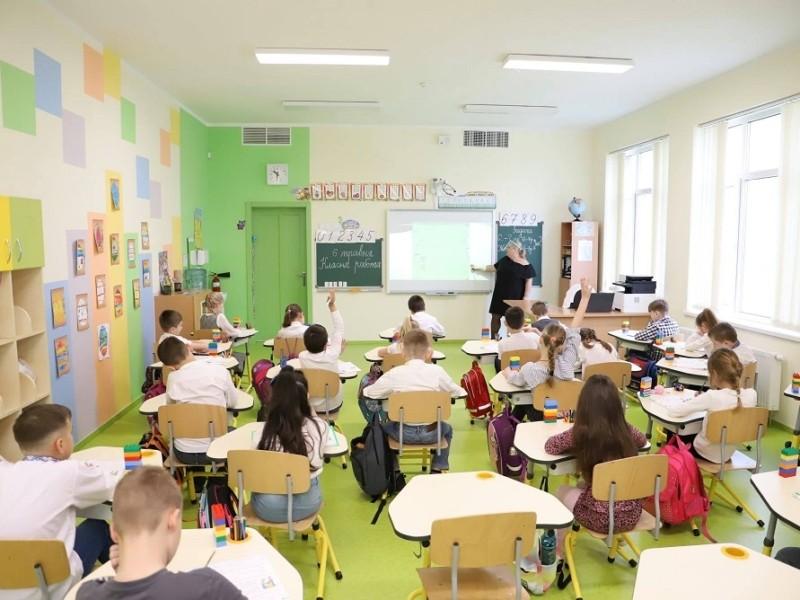 Стаття Батьки столичних школярів можуть обрати офлайн чи онлайн-навчання своїх дітей – КМДА Ранкове місто. Київ