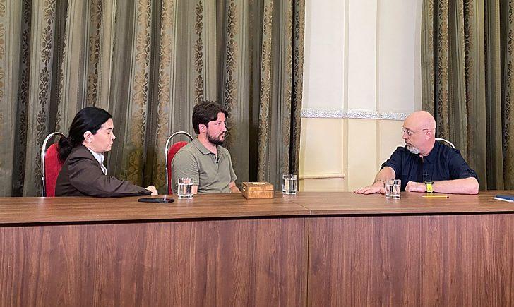Стаття Міністр оборони Олексій Резніков дав інтерв’ю журналістам Ранкове місто. Київ