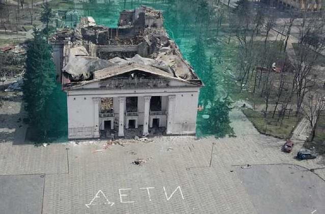 Стаття Російське бомбардування Маріупольського драмтеатру з мирними жителями: говорять ті, хто вижив Ранкове місто. Київ