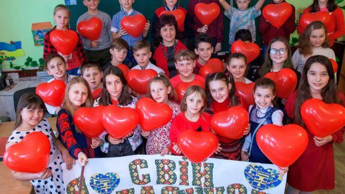 Стаття Навчання у підпіллі: люди, що допомагають Ранкове місто. Київ